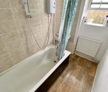 3 bedroom flat share to rent - Photo 1
