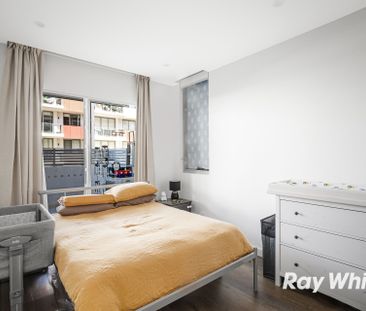 IMMACULATE AND SPACIOUS GROUND FLOOR Two Bedroom Apartment Close to... - Photo 2