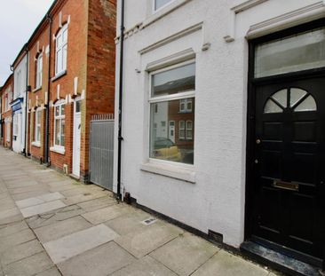 2 Bedroom - Photo 4
