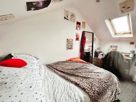 4 bedroom terraced house to rent - Photo 3