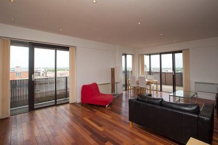 2 bedroom penthouse to rent - Photo 5
