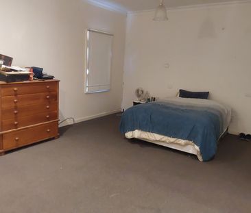 Camberwell - Photo 1