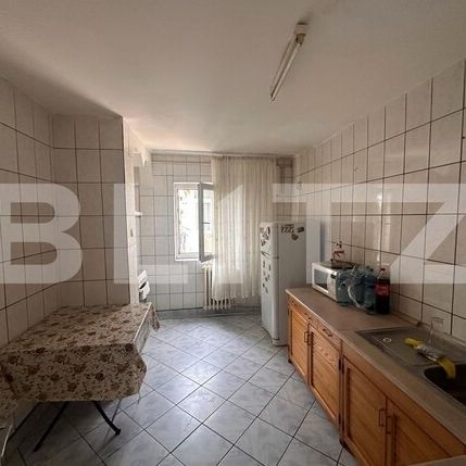 Apartament de 3 camere, decomandat, aer conditionat, zona Valea Rosie - Photo 1