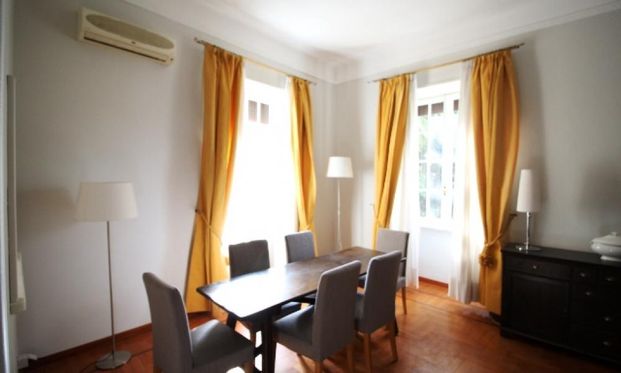 Parioli-Villa Borghese: Well restored 2 Bedroom, 2 bath, living, parquet, air conditioning, very bright and silent. Elegant period building with doorman, near park. center. Ref 1011 - Photo 1