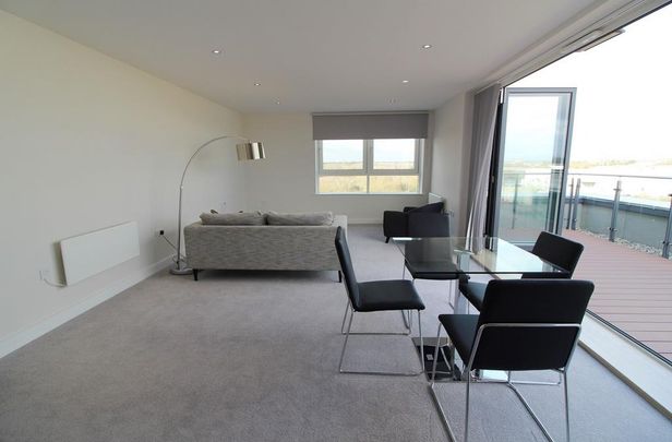 2 bedroom penthouse to rent - Photo 1