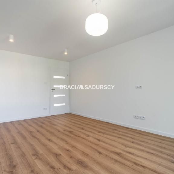 Mieszkanie małopolskie Skawina powierzchnia 46.0 m² C206-WM-28084 - Фото 1