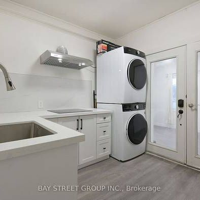 INCREDIBLE VALUE 3 BEDS 1 BATH ENSUITE LAUNDRY W/O DECK - Photo 1