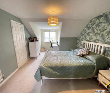 3 bed Terraced in Burford Road , Worcester Park, KT4 7SU - Photo 6