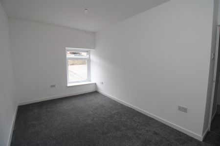House - Terraced For Rent Caerau Road, Maesteg - Photo 3