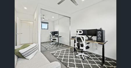 Spacious 2-Bedroom Apartment with Stunning Mountain Views - Prime Location - Photo 2