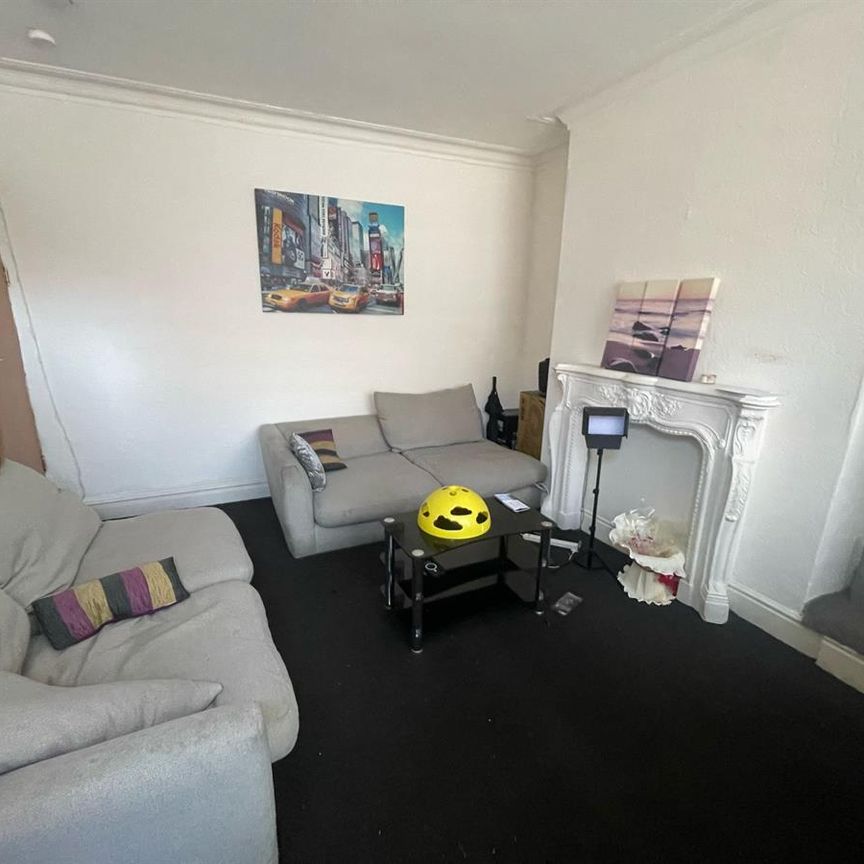 19 Harlech Crescent, LS11 7DZ - Photo 1