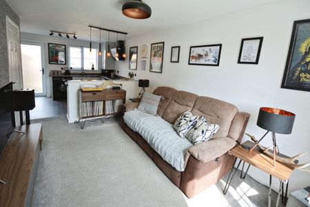 2 bedroom House To Let - Photo 2