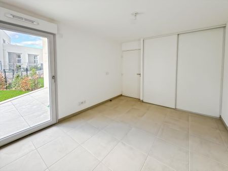 Location Appartement 2 pièces 70m² ANTIBES 06600 - Photo 2
