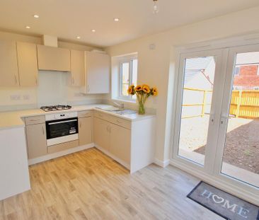 2 bedroom semi-detached house to rent - Photo 5