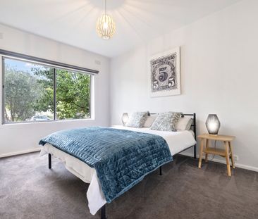 2/29 St Elmo Road, Ivanhoe VIC 3079 - Photo 2