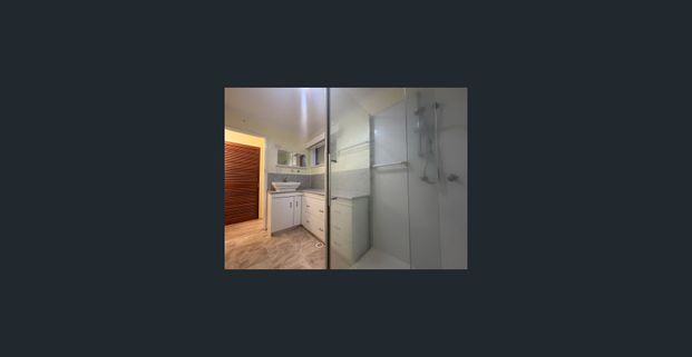 CHARMING 3 BEDROOM HOME IN WULGURU + SOLAR + ADDITIONAL UTILITY ROOM! - Photo 1