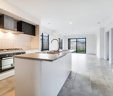 Stunning Family Home - Photo 6