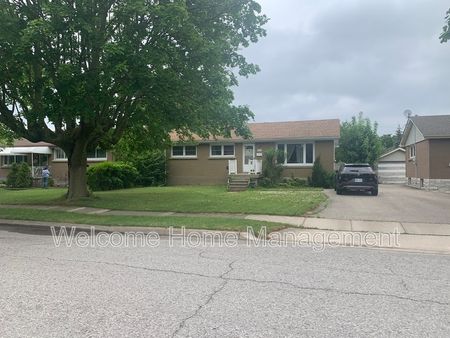 $1,795 / 3 br / 1 ba / Spacious 3-Bedroom Lower Unit in Thorold! - Photo 3