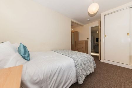 £722 p/w (£3,129 pcm) - Photo 5