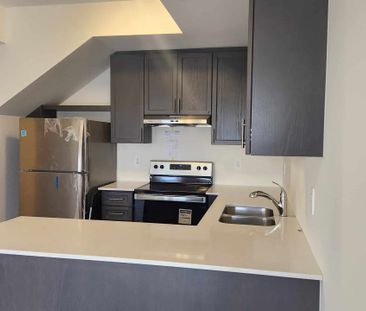 Two bedroom townhouse for rent Pickering - Photo 3