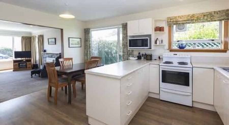 Hidden Gem in Upper Riccarton - Photo 2