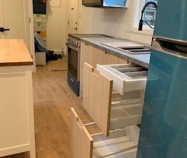 921 Green Street • Furnished Unit, Victoria - Photo 3