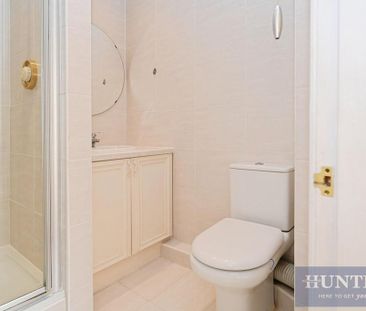3 bedroom mews to rent - Photo 5