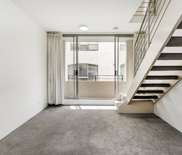 Superb inner city pad with dual balconies – stroll to central stati... - Photo 3