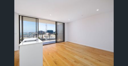 MODERN APARTMENT WITH STUNNING WATER VIEWS - Photo 4