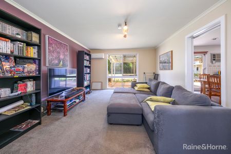 34 Keith Avenue, Sunbury, VIC 3429 - Photo 3