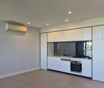 LUXURY RIVERSIDE 1 BEDROOM APARTMENT PLUS STUDY NOOK AND A STORAGE ... - Photo 1