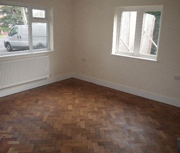 2 Bed Maisonette, Elmfield Way, CR2 - Photo 2