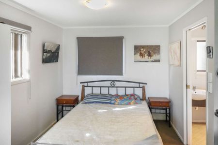 Spacious Three Bedroom Home! - Photo 5
