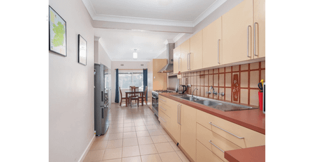 Two Bedroom Home in DRUMMOYNE, Moments to the Waterfront, parks and shopping - Photo 3