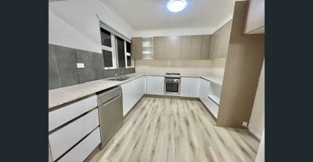 RENOVATED 4 BEDROOMS FAMILY HOME - Photo 3