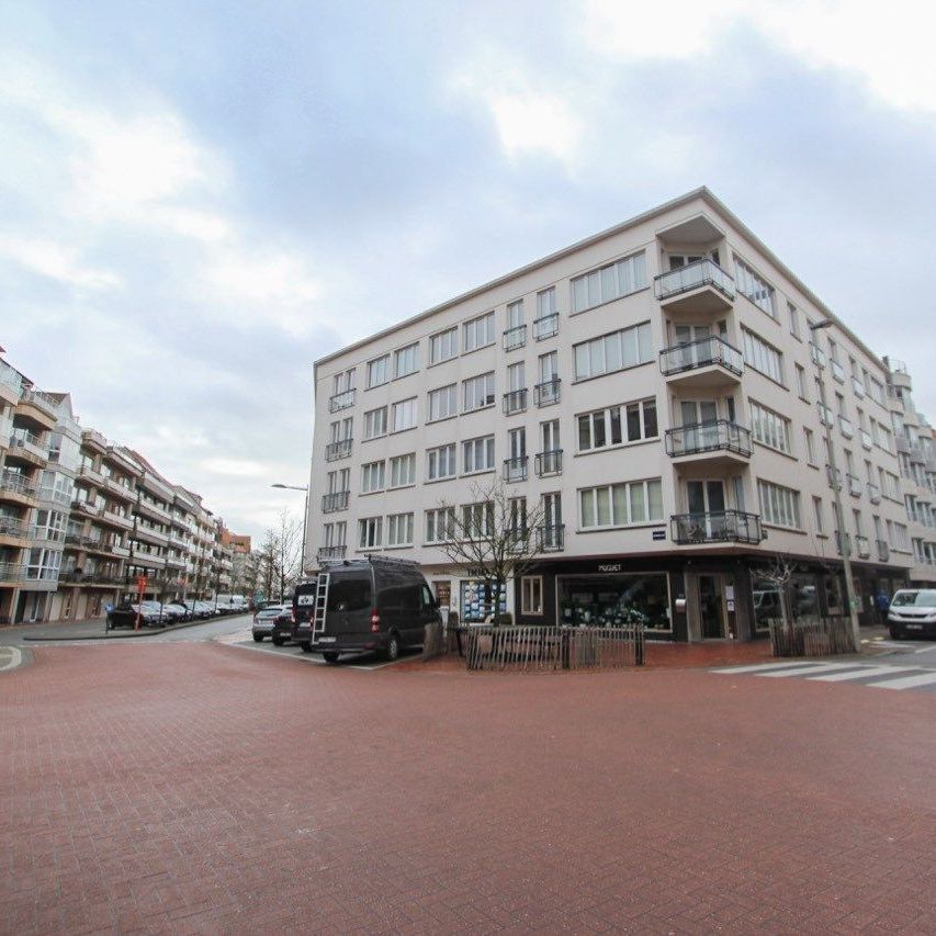 GEMEUBELD - Aangenaam appartement vlakbij het strand en het bruisende Rubensplein. - Photo 1