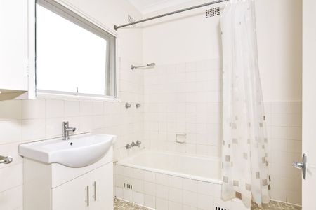 WALK TO STATION AND LOCAL TOWN CENTRE - Photo 3