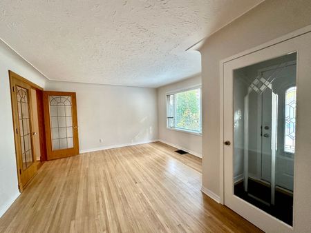 11514 122 Street NW - Photo 3