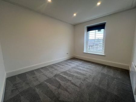 9 College Street, Ammanford, SA18 - Photo 3