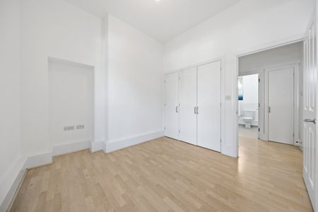 Lansbury Mansions, E9, London - Photo 5