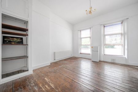 Somertrees Avenue, London, SE12 - Photo 2