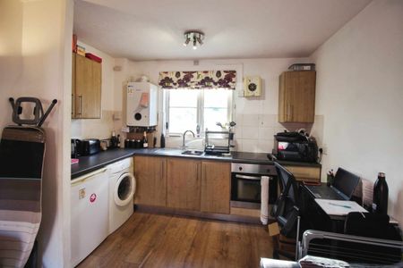 15b Woodshaw Mead, Royal Wootton Bassett, Swindon, Swindon, SN4 - Photo 5