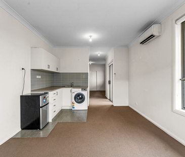 Welcome Home! - Modern Granny Flat in Prime Location - Photo 5