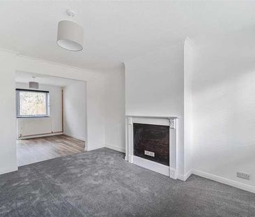 Manor Farm Road, Salisbury, SP1 - Photo 1