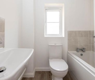 3 bedroom end of terrace house to rent - Photo 4