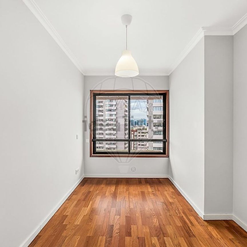 Apartamento em Laranjeiras, São Domingos de Benfica - Foto 1