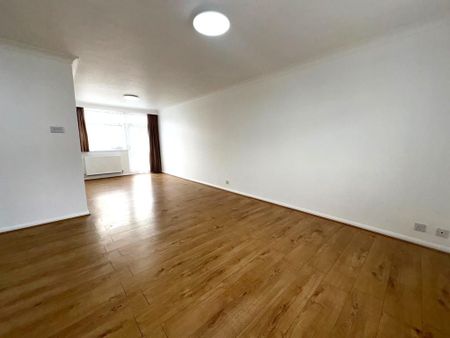 3 bedroom terraced house to rent - Photo 2