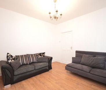 4 bedroom terraced house to rent - Photo 3