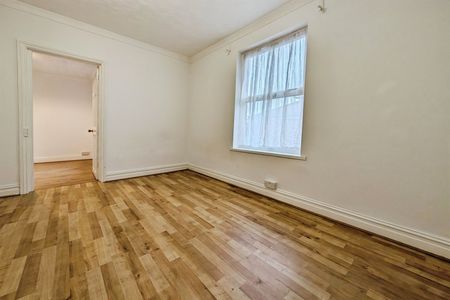 Tremona Road, SO16 - Photo 4