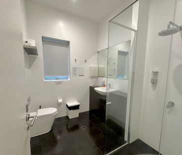 16-bedroom shared boarding house, Union St - Photo 1